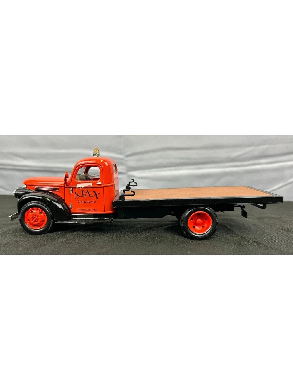 National Motor Museum Set, 1932 Chevrolet Fire Chief, 1941 Chevrolet Flatbed
